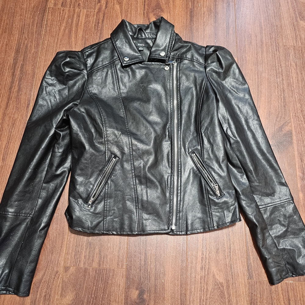 Elegant Black Leather Jacket for Women